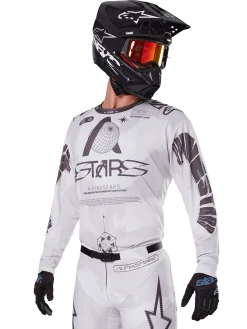2025 Racer Hollow Bekleidungsset