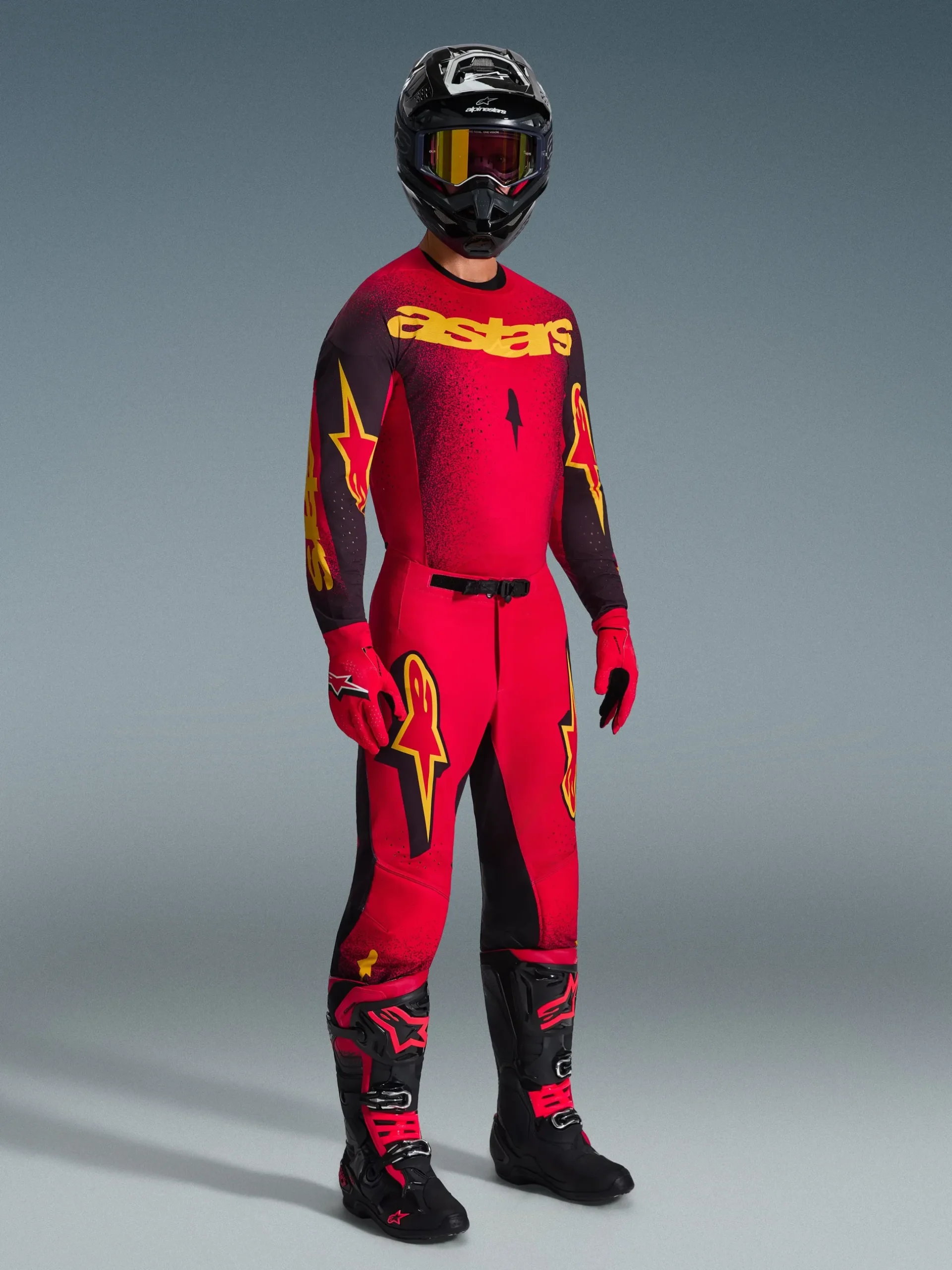 2026 Supertech Scenz Bekleidungsset