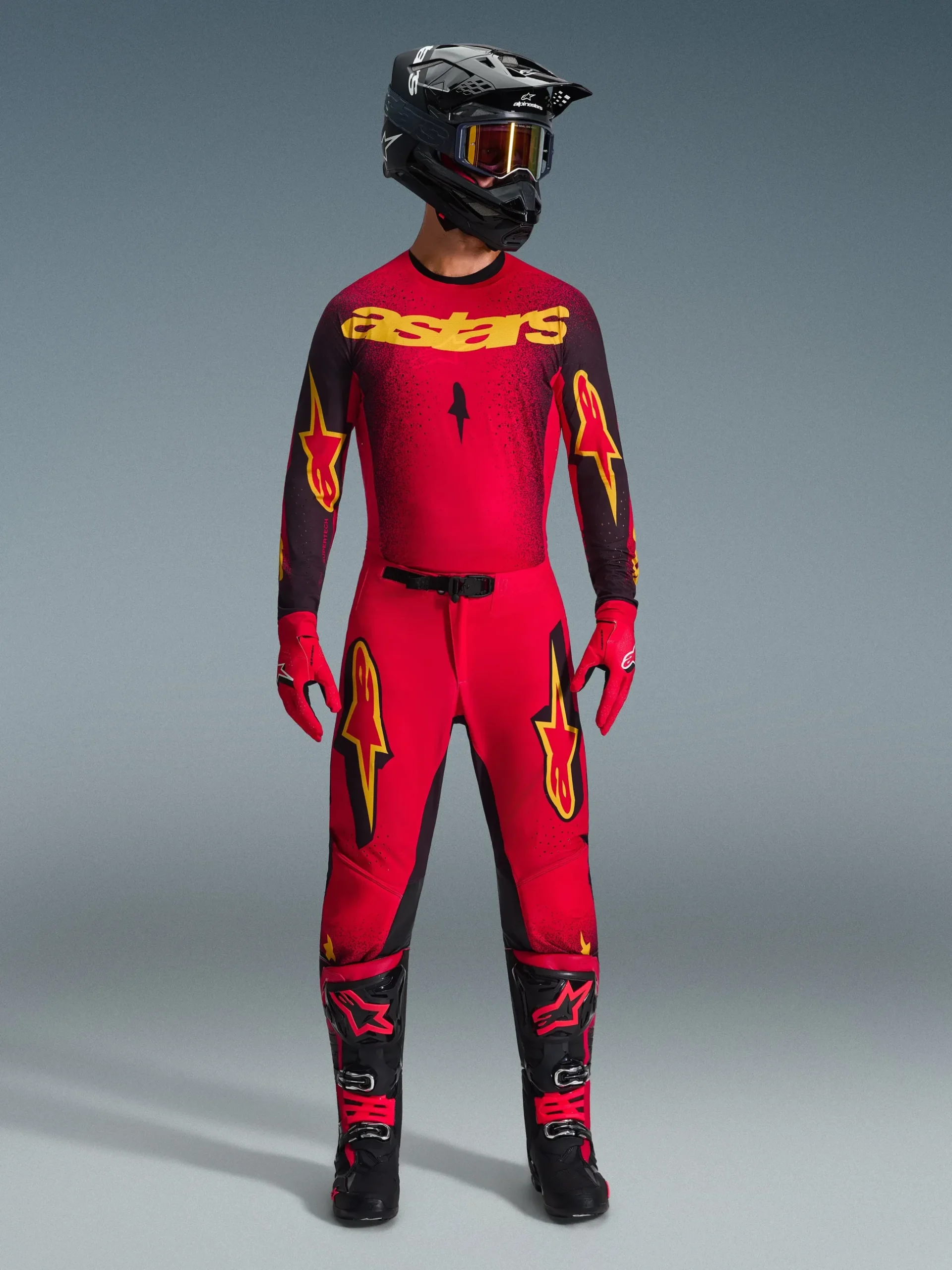 2026 Supertech Scenz Bekleidungsset